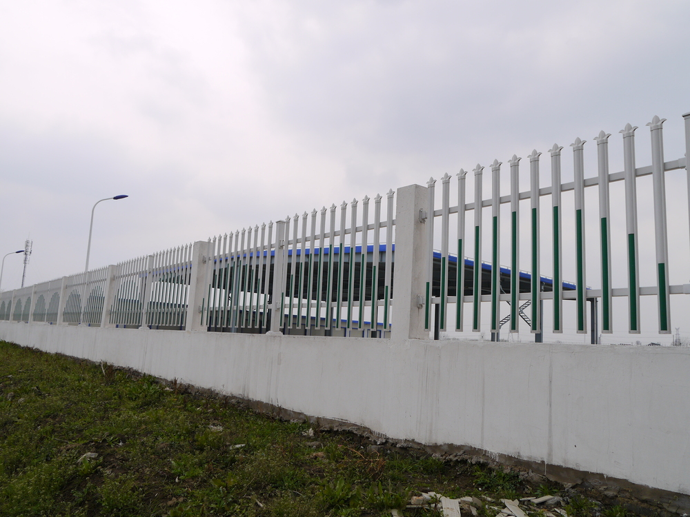 南通启东某高速收费站静电喷涂围墙护栏500米