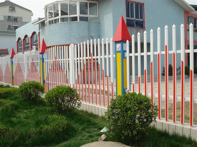 苏州某学校围墙护栏256米